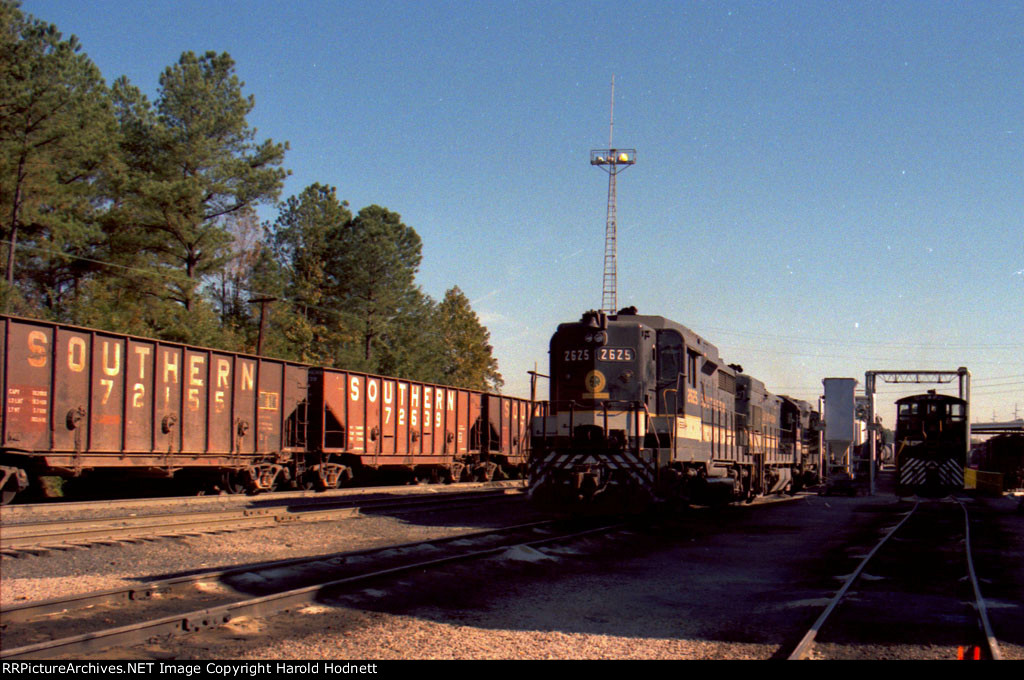 SOU 2625 and others at the fuel rack